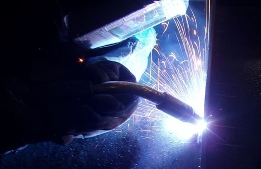 Equipo SIRMA trabajando en una instalación